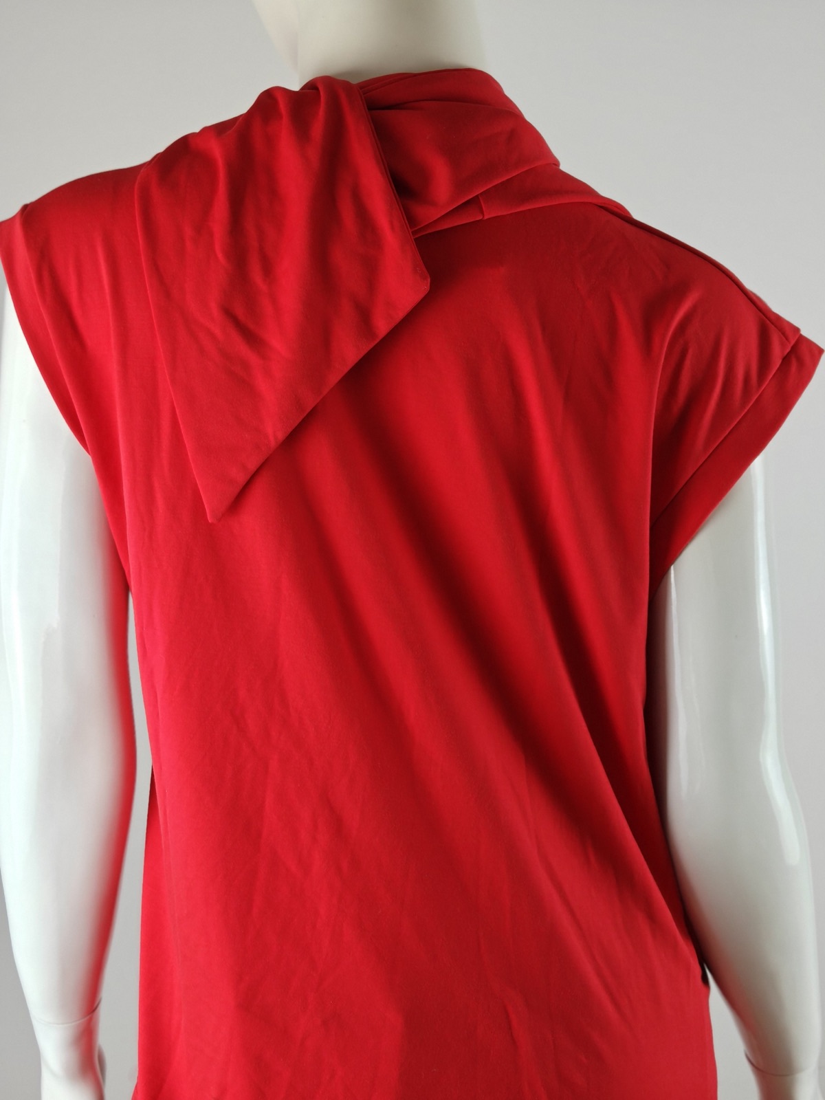 YC-SJ05784-3 Red Cowl-Neck Sleeveless Drape Top product detail