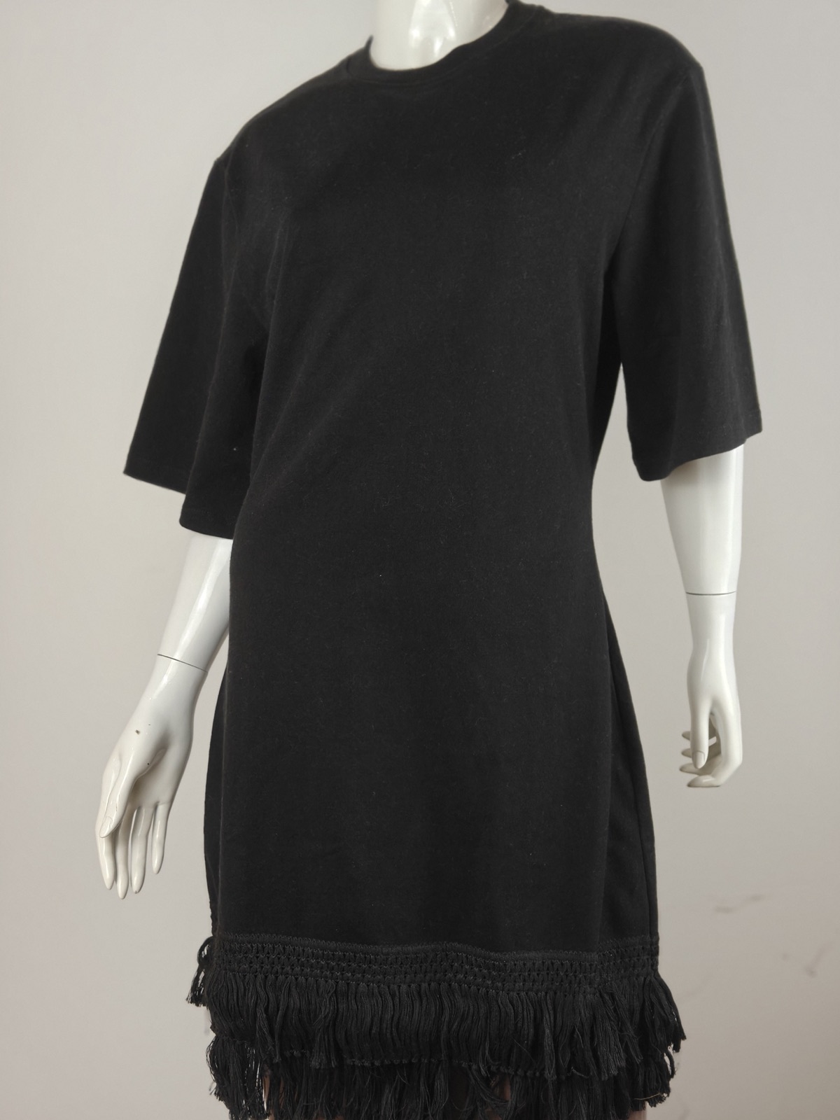 YC-SJ05869-1 Black Oversized Short-Sleeve Tunic T-Shirt with Fringe Hem