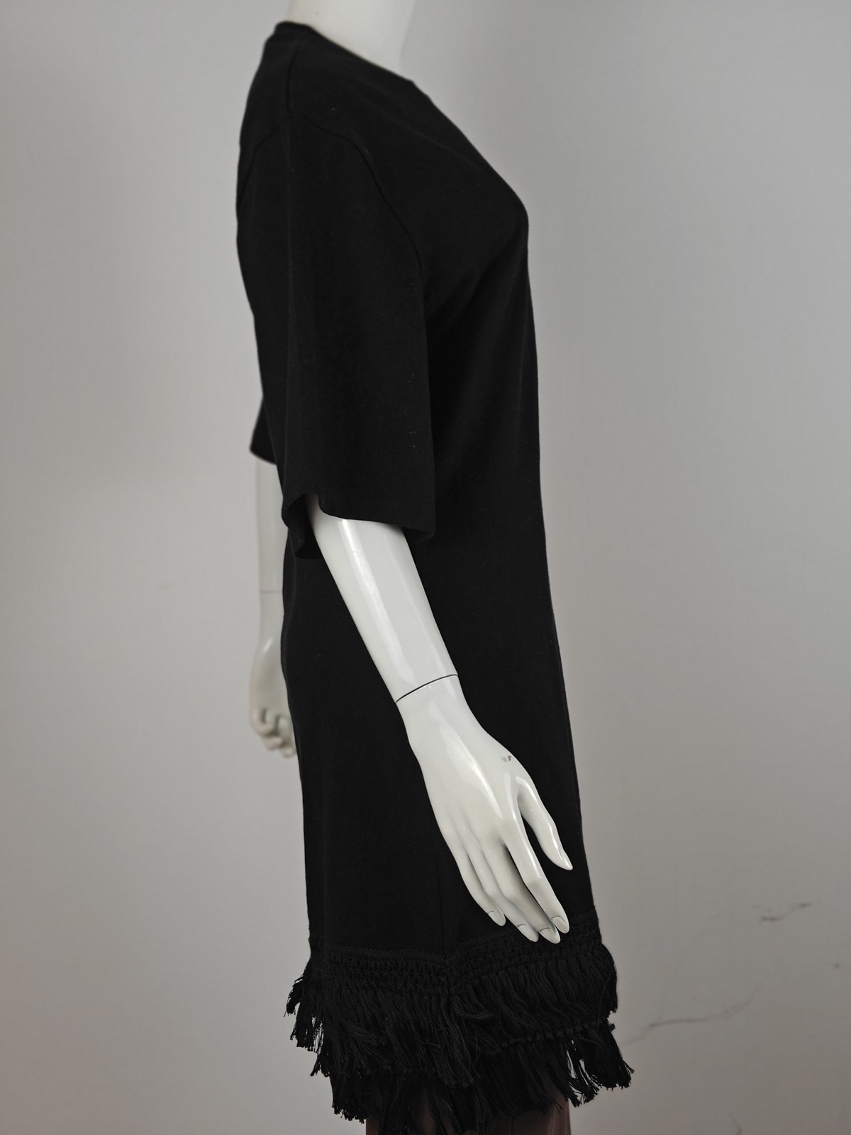 YC-SJ05869-2 Black Oversized Short-Sleeve Tunic T-Shirt with Fringe Hem product detail