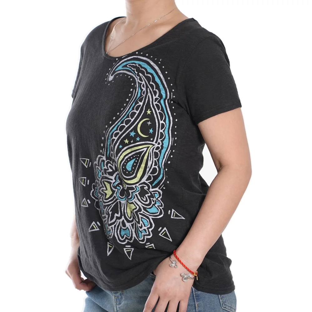 YC-tshirt-0006-2 Women's Paisley Print Scoop Neck T-Shirt product detail