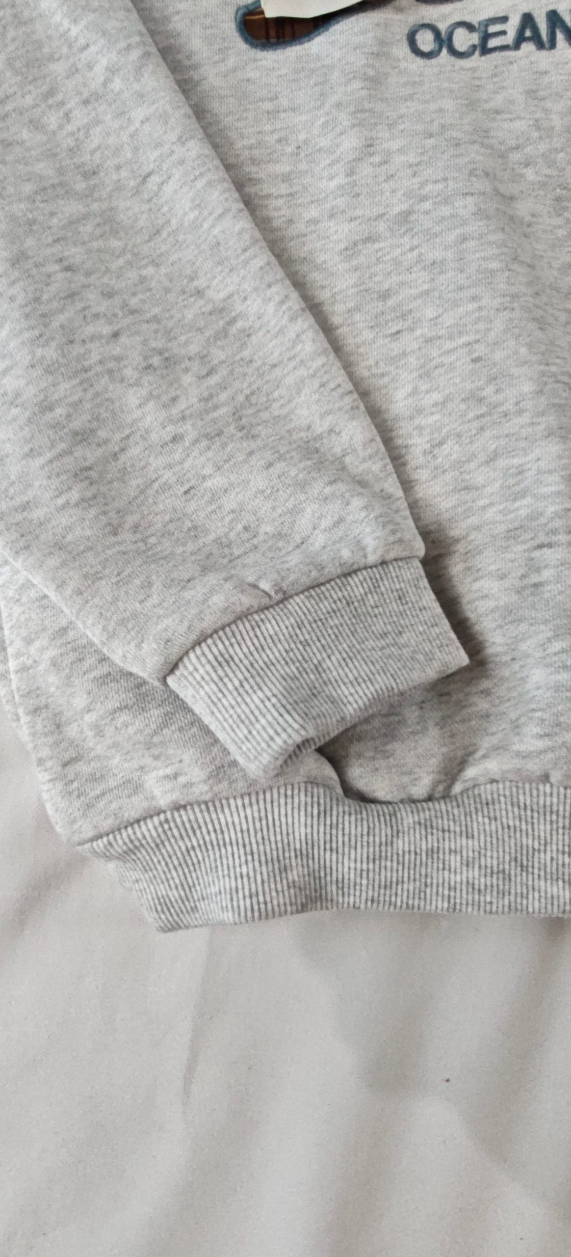yc-21778-detail-1-2cd20e4e433f Grey Cropped Hooded Sweatshirt, 300 GSM product detail